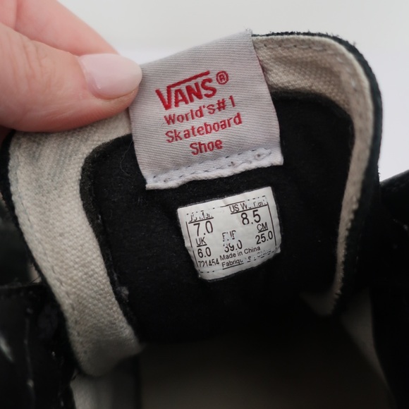 Black High Top Old Skool sk8-hi Suede Vans - Picture 4 of 5